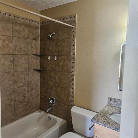 Building Photo - 2221 Ridgedale Dr