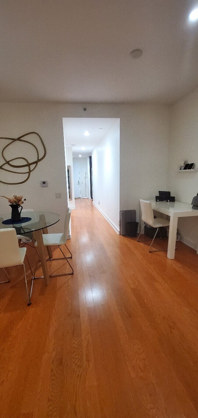 Building Photo - 317 Hudson Park