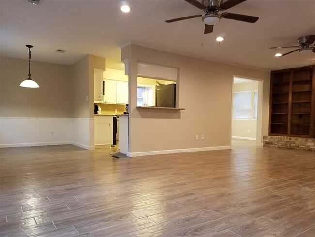 Building Photo - 17811 Smooth Rock Falls Dr