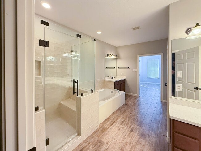 Building Photo - 521 Ironwood Forest Dr