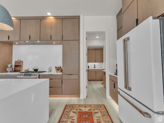 Building Photo - Amazing Executive Home Now Available!