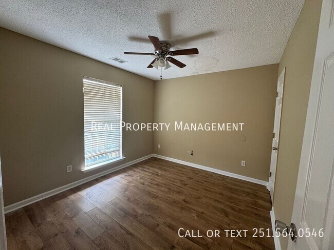 Building Photo - 2654 Jan Dr