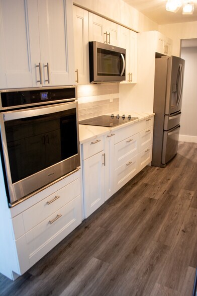 Kitchen - 992 NW 93rd Ave