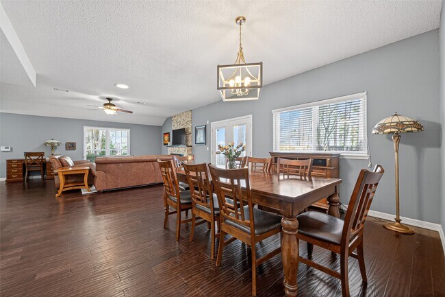 Building Photo - 35 Sheep Meadow Pl