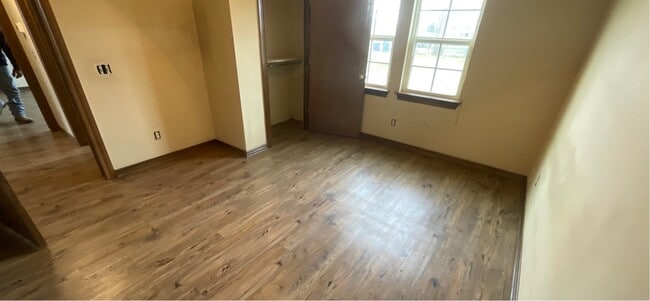 Building Photo - 404 Boston St