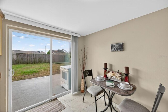 Building Photo - 3742 Elmwood Dr