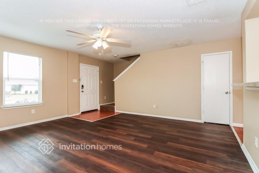 Building Photo - 646 Via Estrella