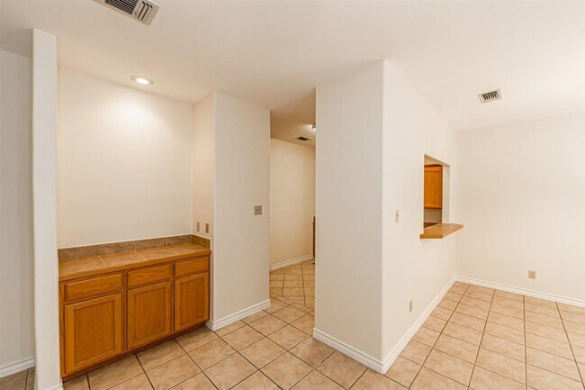 Building Photo - 9804 Cantera Ct