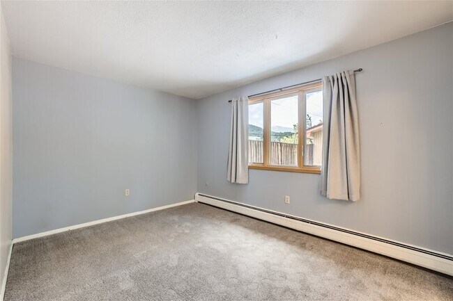 Building Photo - 3959 Ponderosa Ln