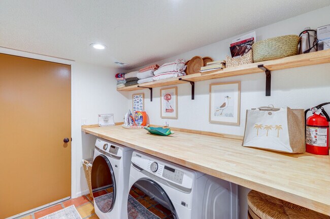 Building Photo - 113 Margarita Rd