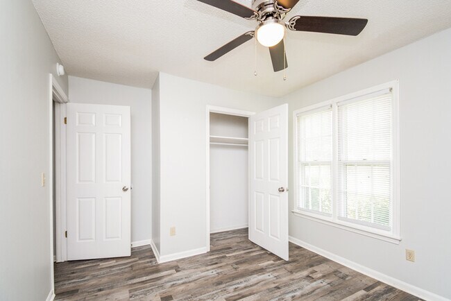 Building Photo - Charming Columbia, SC Home!