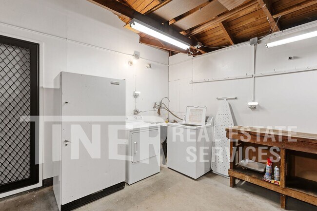 Building Photo - 7304 Idle Wild Way