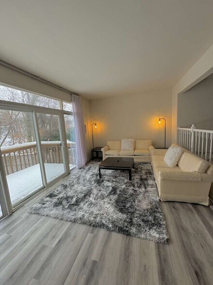 Building Photo - 10946 Rampart Way