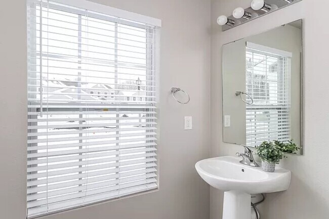 Building Photo - Great Home in Outstanding Schools!