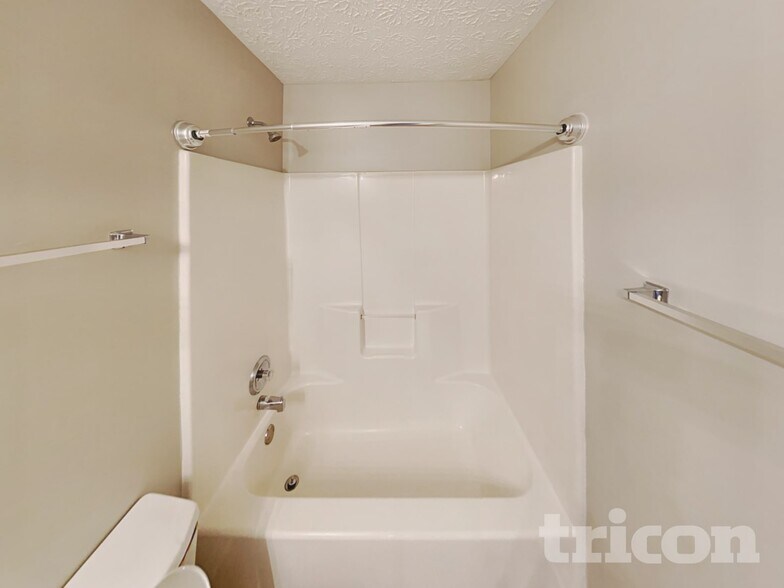 Building Photo - 4586 Darrowby Dr