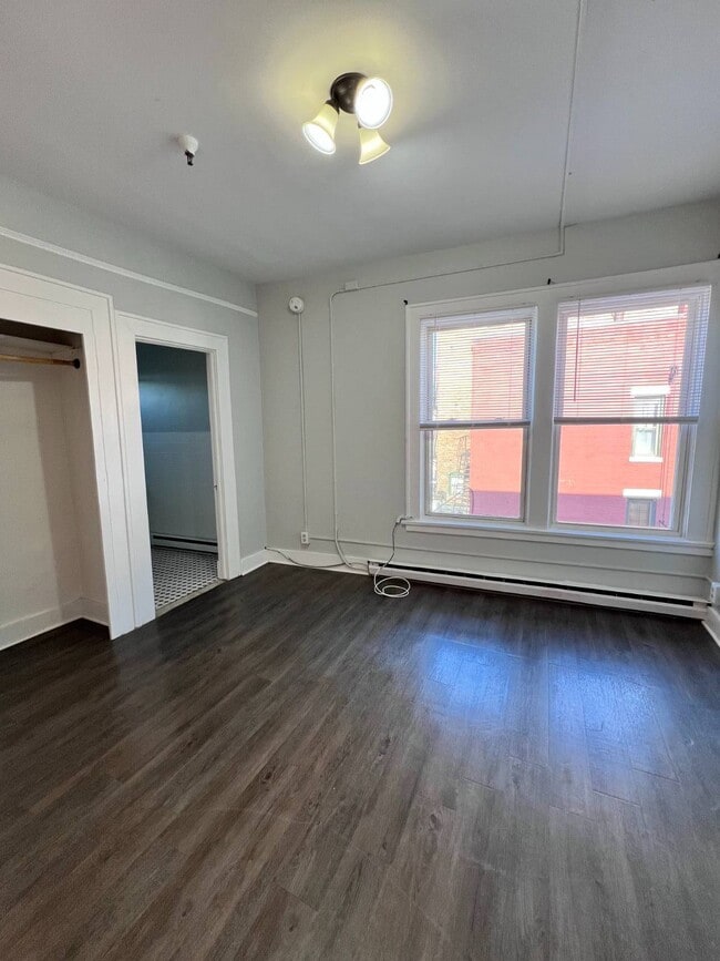 Building Photo - 132 Jay St