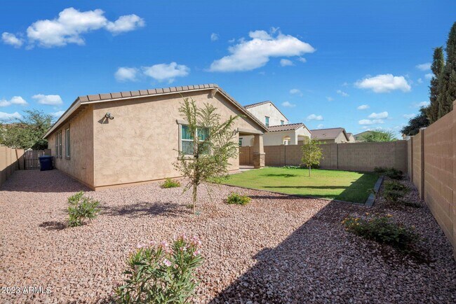 Building Photo - 9863 E Tungsten Dr