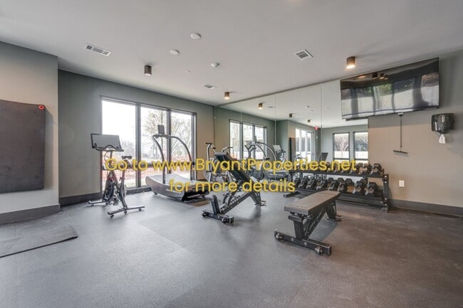 Building Photo - Nashville - Furnished 2-Bedroom Condo