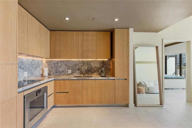 Building Photo - 500 Alton Rd