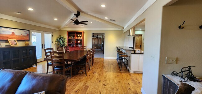 Building Photo - 1710 W Camino Dr