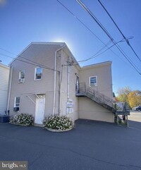 Building Photo - 20 Juliustown Rd