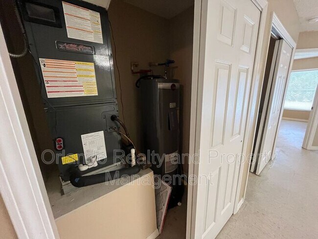 Building Photo - 550 Imperial Pl