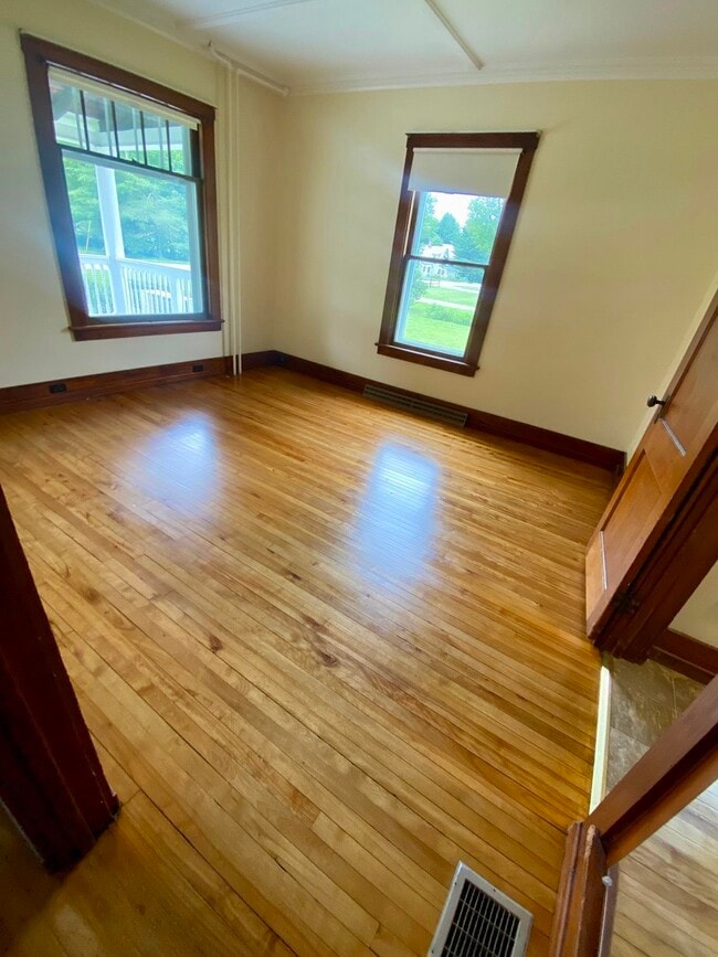 Building Photo - 282 Highland Ave