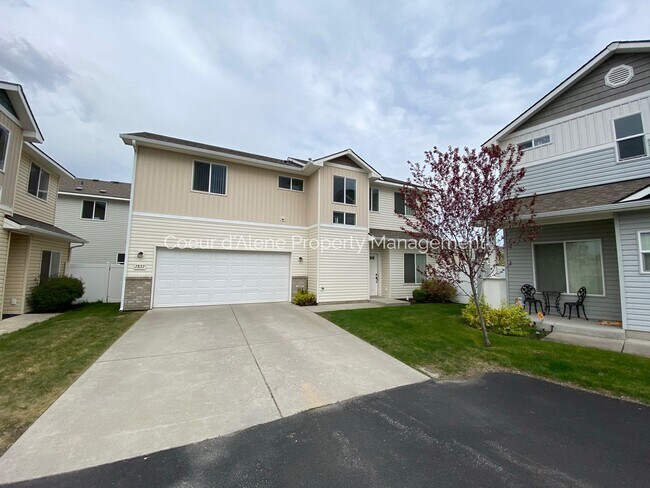 Building Photo - 3 bed, 2.5 bath house in The Landings