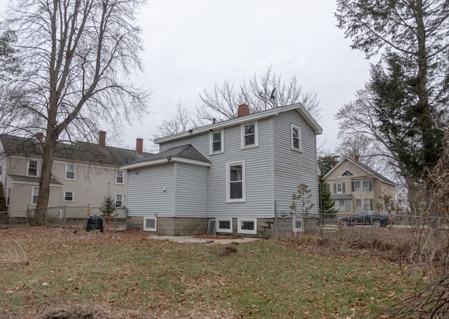 Building Photo - 15 Union St