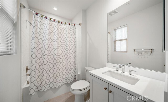 Building Photo - 106 Sunnyside
