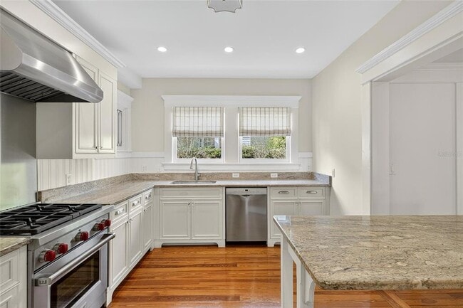 Building Photo - 3003 W Harbor View Ave