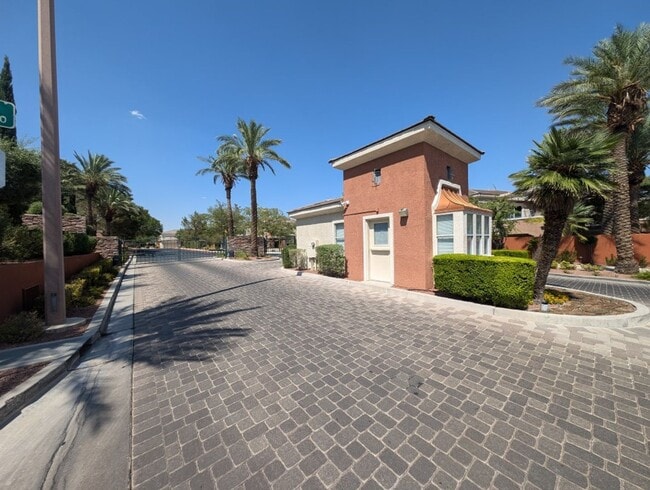 Building Photo - 820 Titan Peak Pl