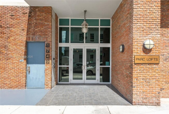 Building Photo - 1749 NE Miami Ct