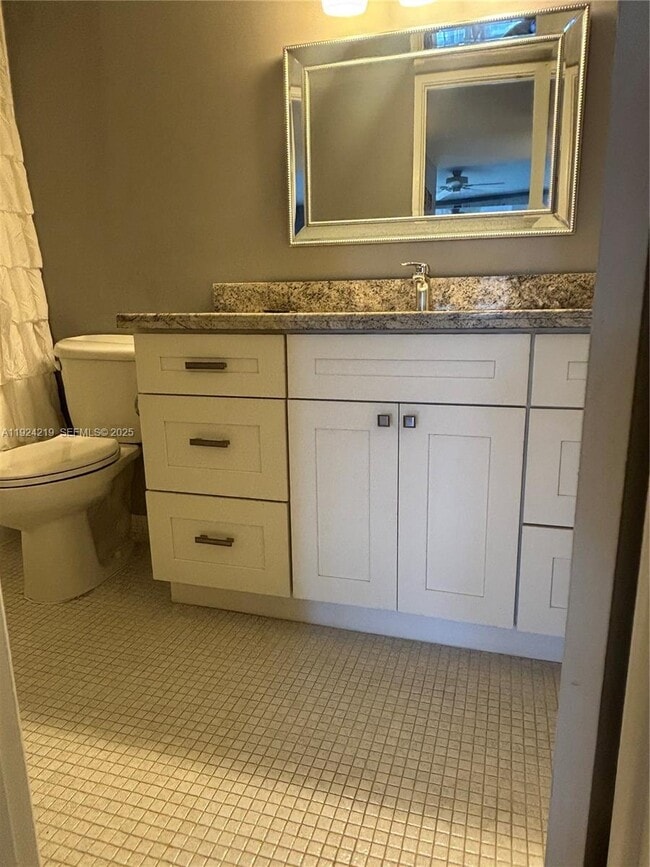 Building Photo - 2900 N Palm Aire Dr