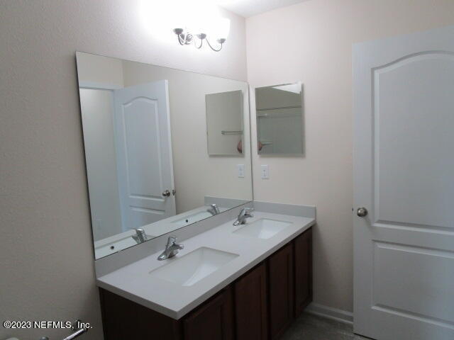 Building Photo - 742 Northside Dr S