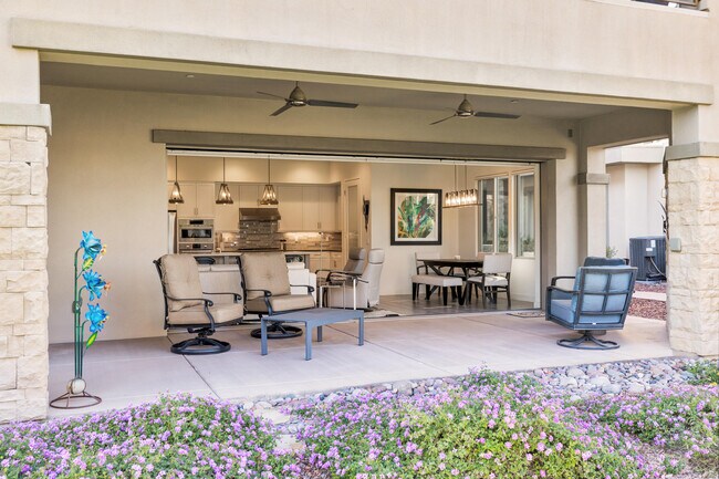 Building Photo - 1701 Retreat Cir