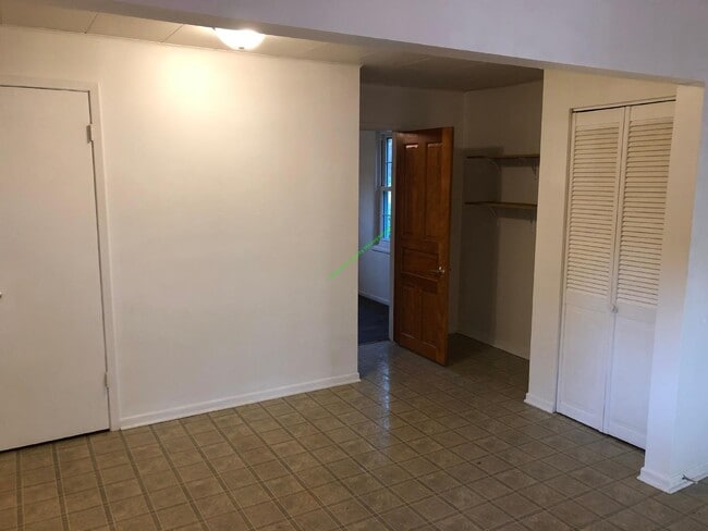 Building Photo - Available January 15th - 2 Bedroom, 1 Bathroom Single Family Home