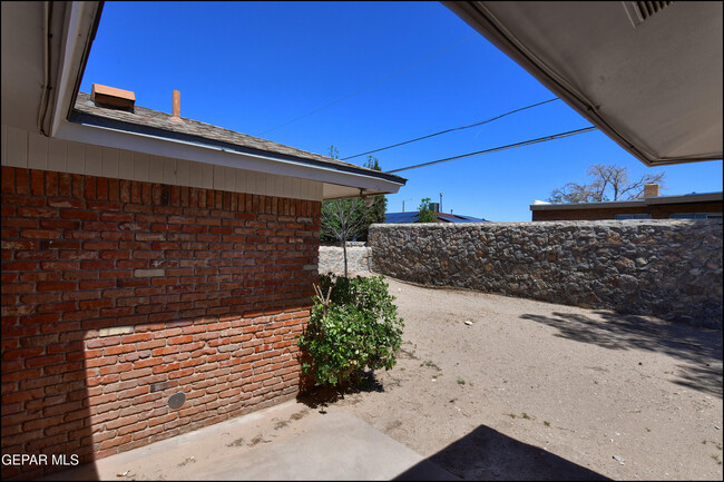 Building Photo - 6915 Pamlico Dr