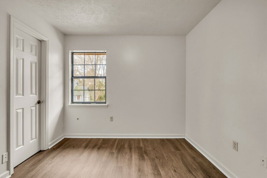 Building Photo - 162 High St