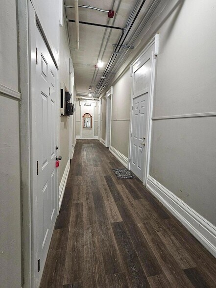 Building Photo - 4 N Park Pl