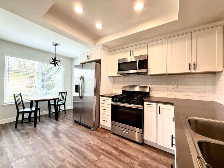 Building Photo - 14902 Cordoba Plaza
