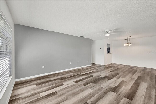 Building Photo - 4220 Center Pointe Ln