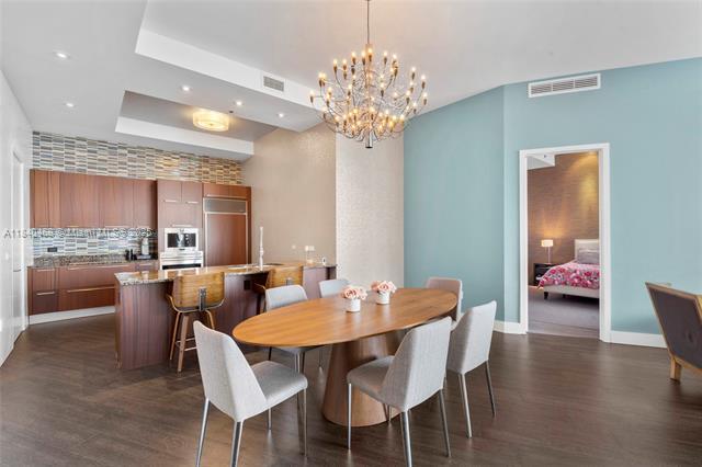 Building Photo - 16001 Collins Ave