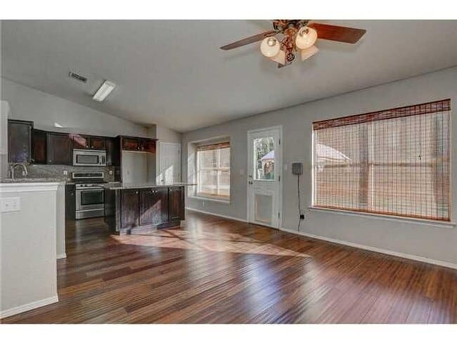 Building Photo - Amazing 3 bedroom 2 bath home is West El Paso!