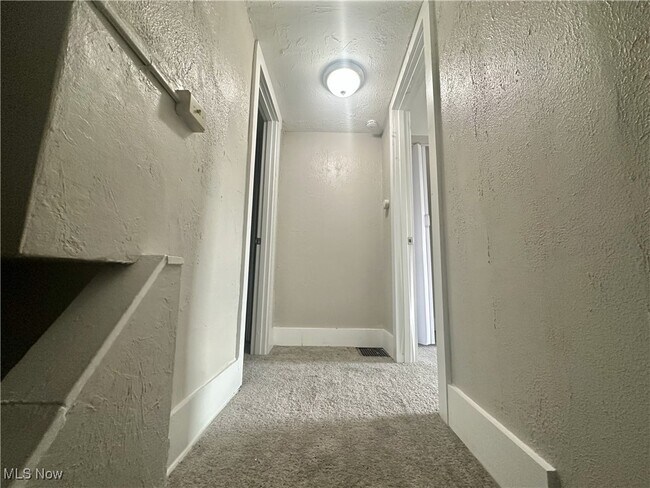 Building Photo - 555 Lumiere St
