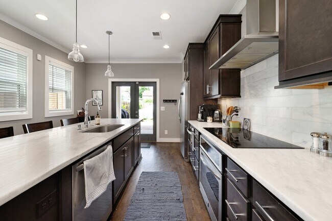 Building Photo - Charming FURNISHED East Nashville Home-181...