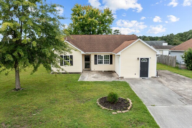 Building Photo - 1020 Furia Dr