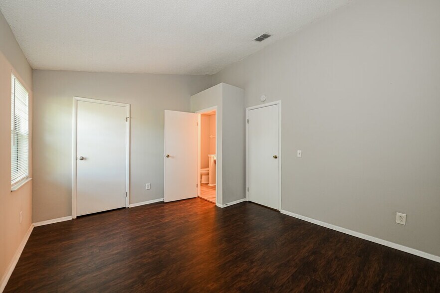 Building Photo - 9359 Genna Trace Trail