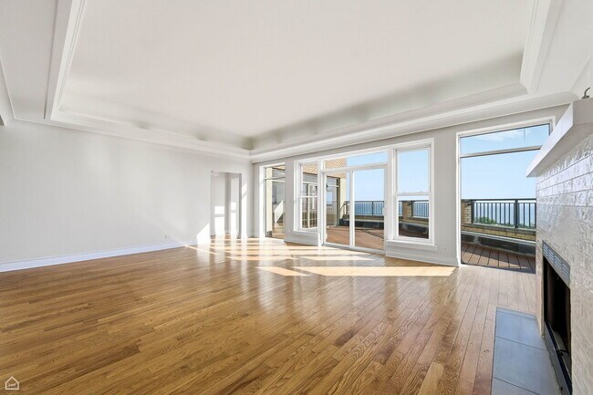 Building Photo - 7301 N Sheridan Rd