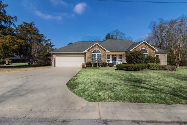 Building Photo - 4235 King Arthur Pl